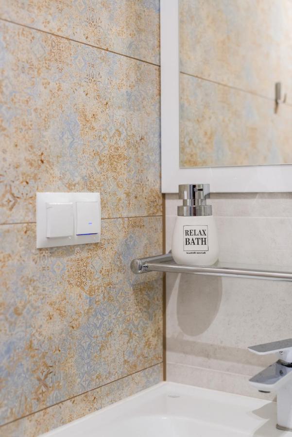 Kosinskiego Apartment Poznan By Noclegi Renters Ngoại thất bức ảnh